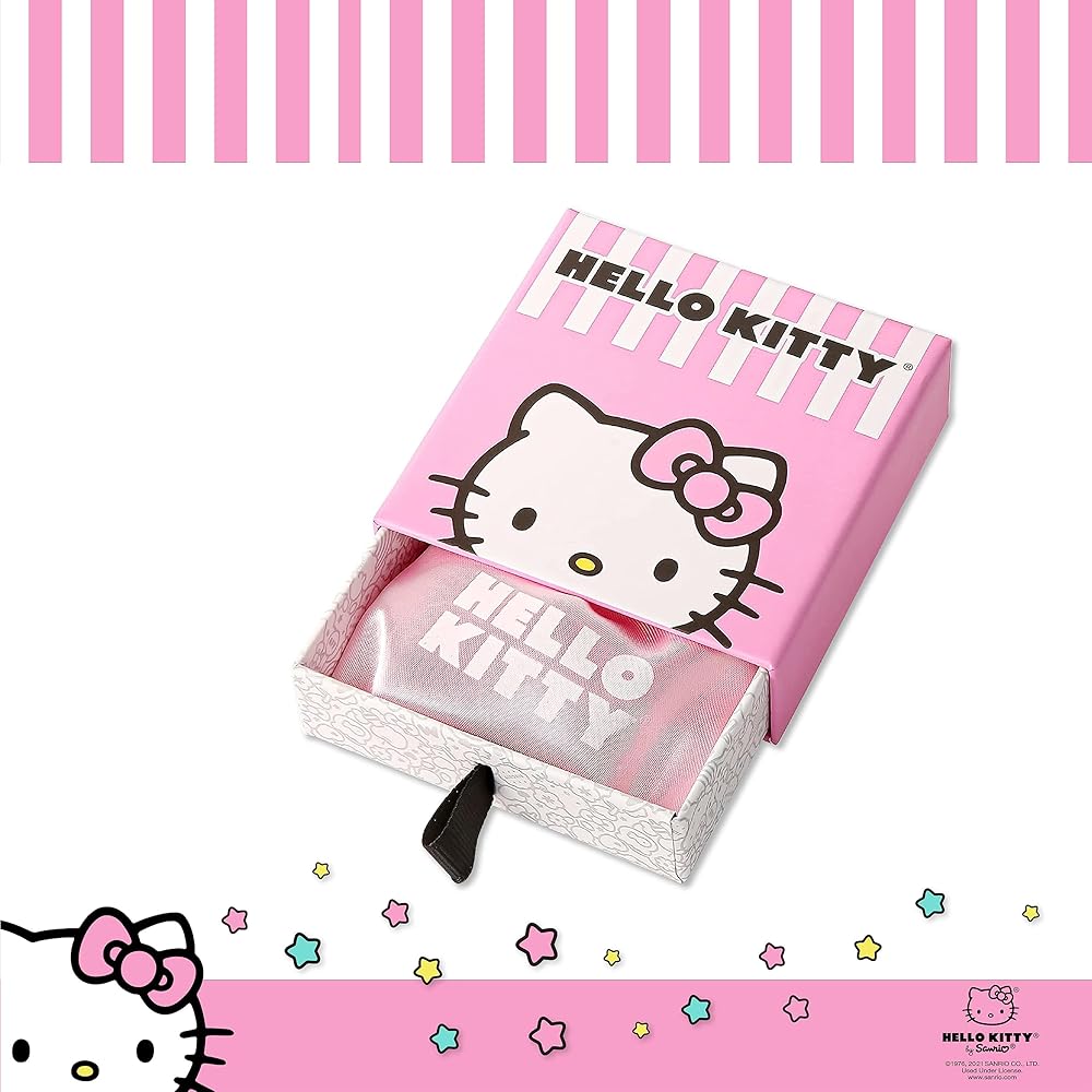 キティちゃん♡　k18ピアス　キラキラペタルチェーン　フープピアス キティちゃん♡様専用 k18ピアス キラキラペタルチェーン フープ